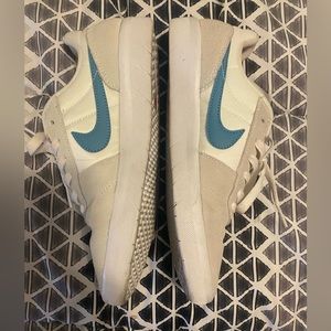 Mens Nike SB Team Classic Sneakers, White & Light Blue, Sz 6.5